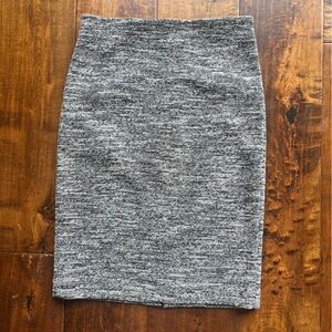 Ann Taylor 8T Black and white Knit Pencil Skirt stretchy